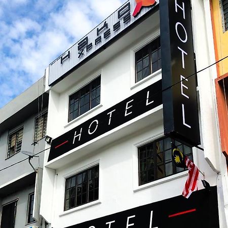 Hako Xpress Tmn Skudai Baru Hotel Exterior photo